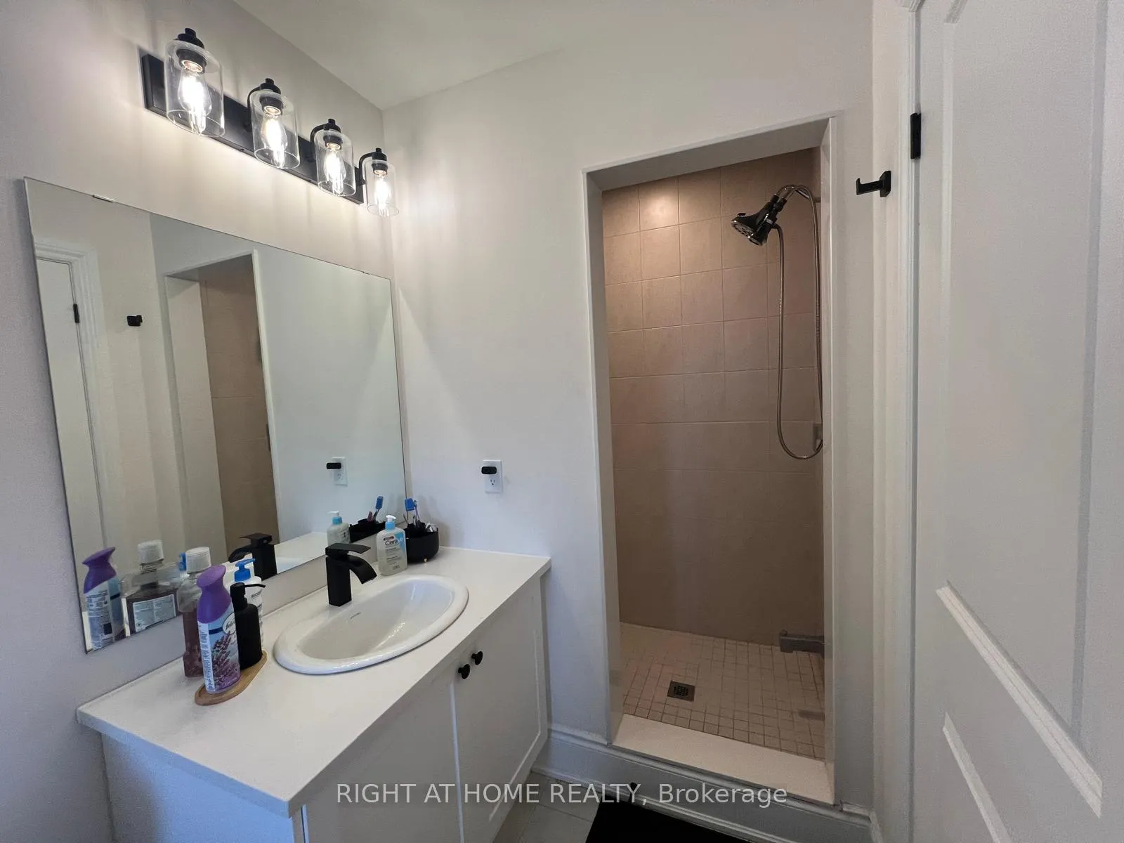 Photo 28 of 111 Bavin Street, Clarington, Bowmanville — HOMEH