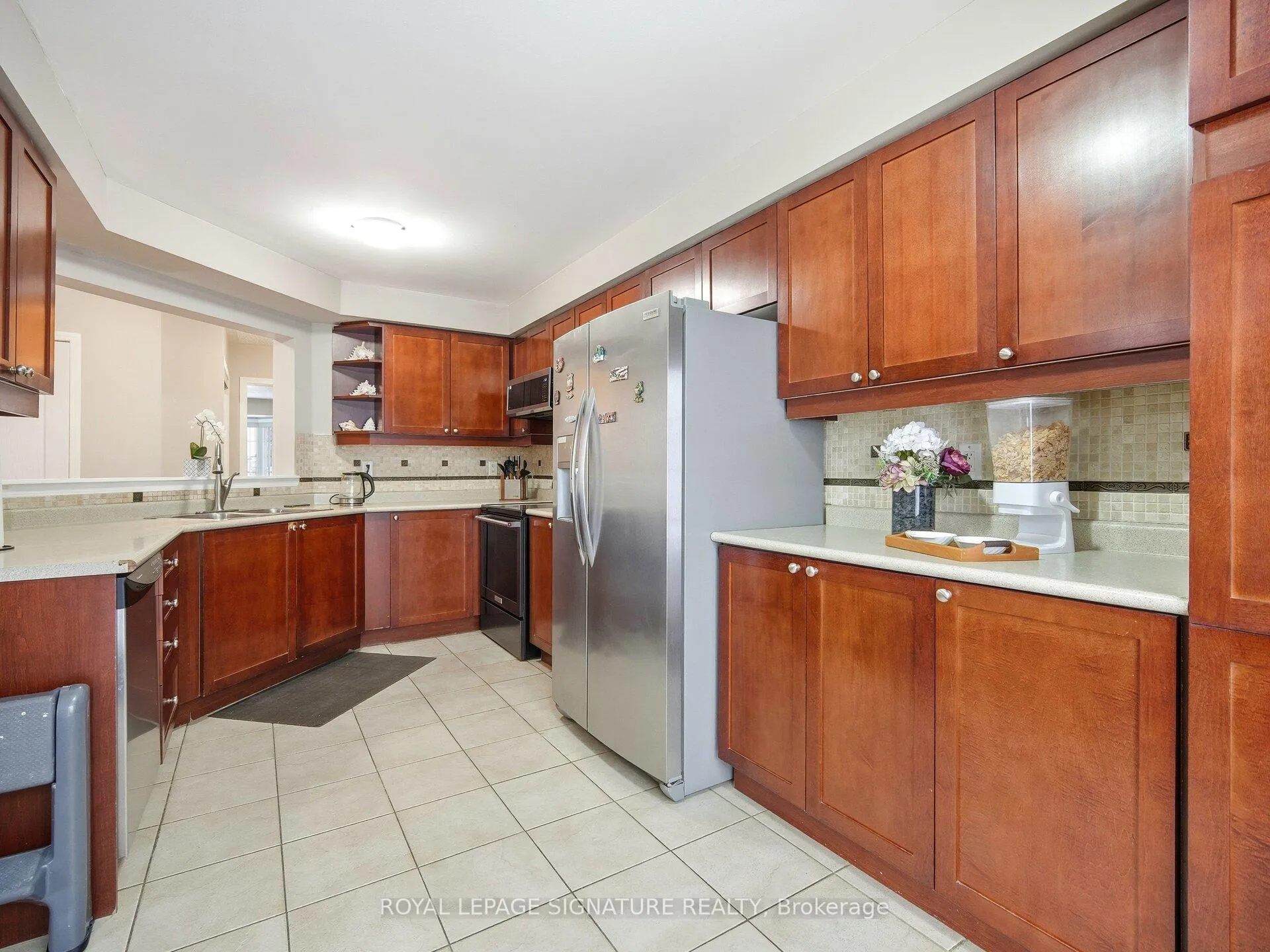 Photo 8 of 92 Owlridge Drive, Brampton, Credit Valley — HOMEH
