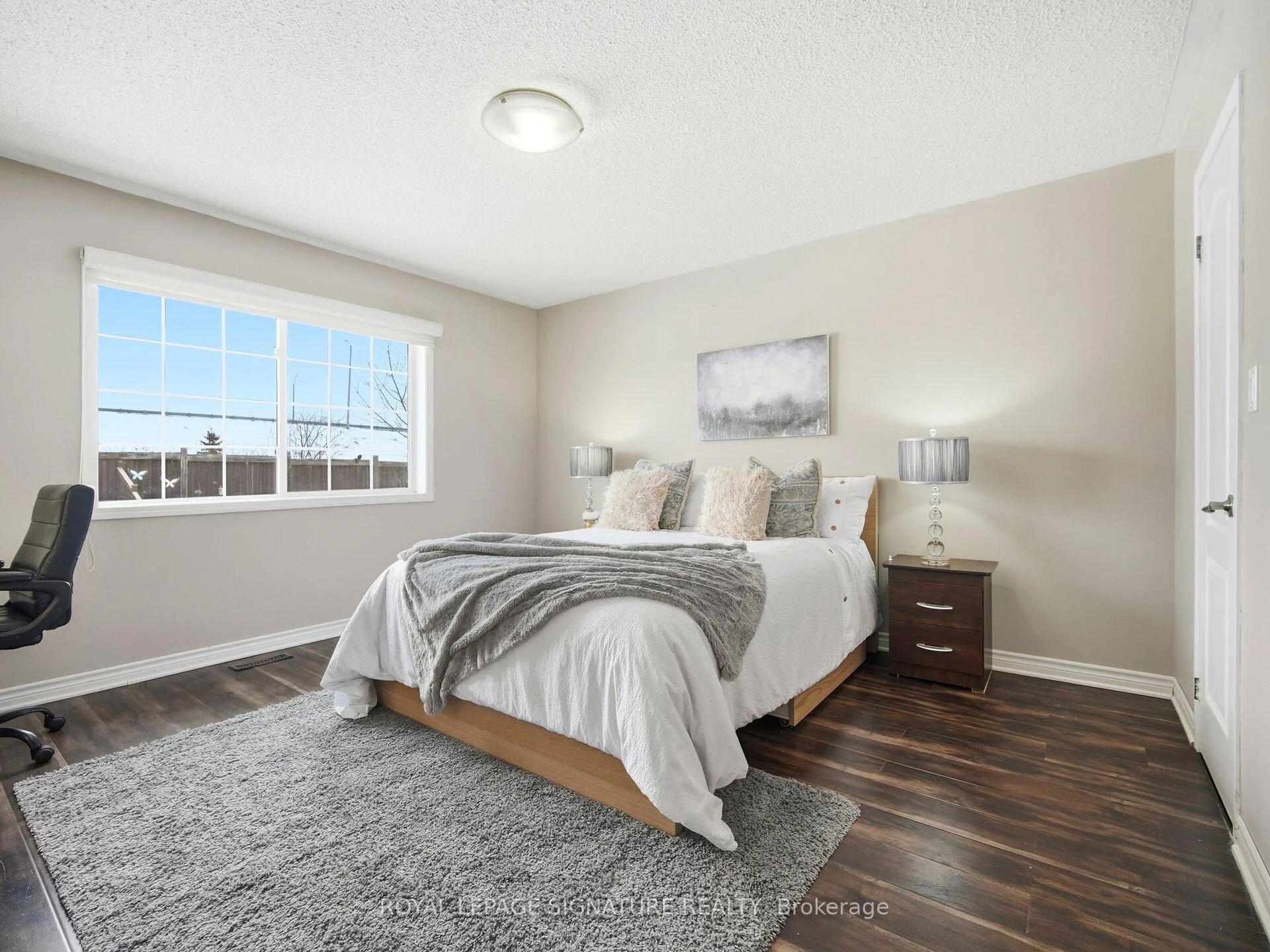 Photo 11 of 92 Owlridge Drive, Brampton, Credit Valley — HOMEH