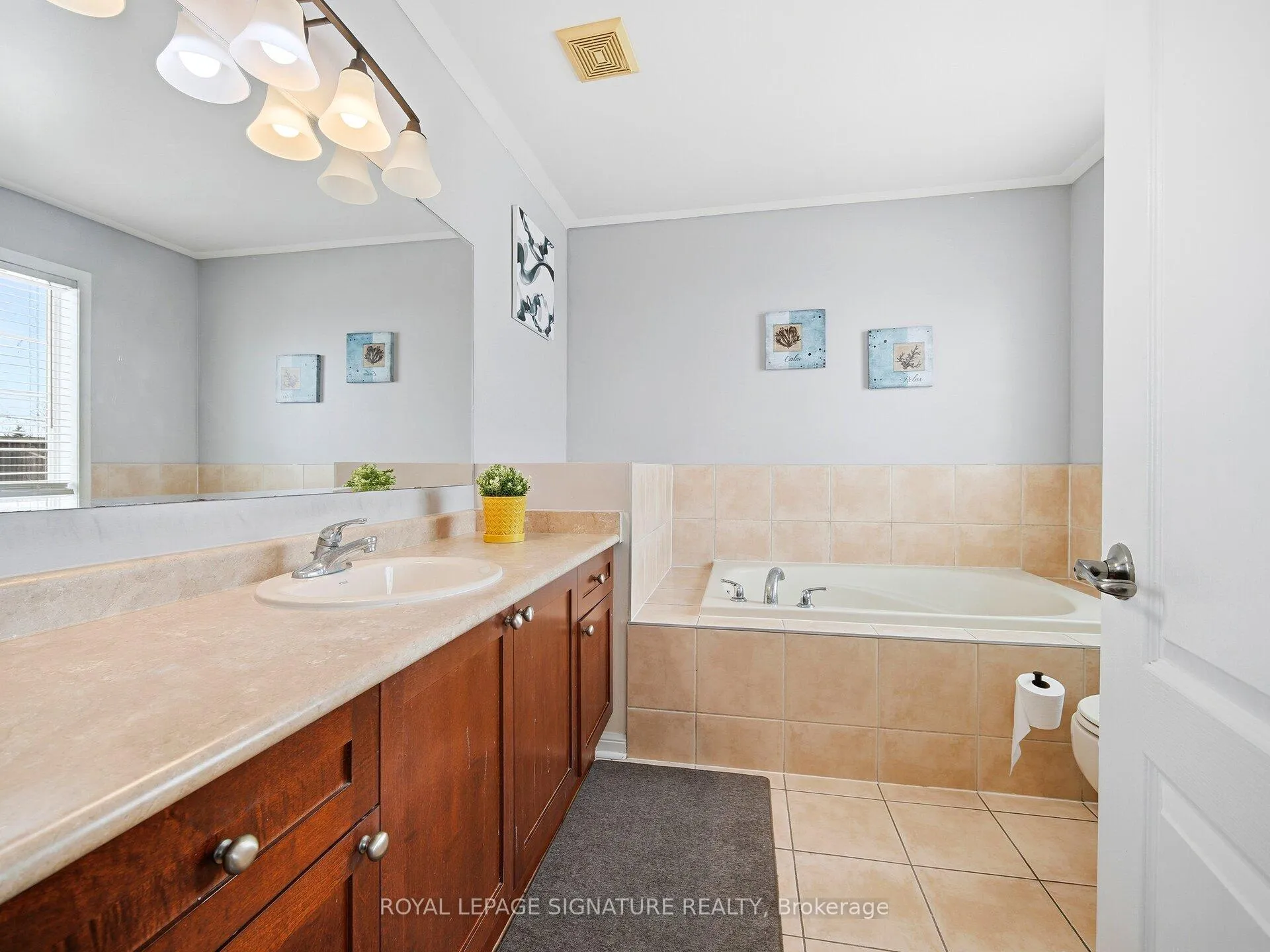 Photo 13 of 92 Owlridge Drive, Brampton, Credit Valley — HOMEH