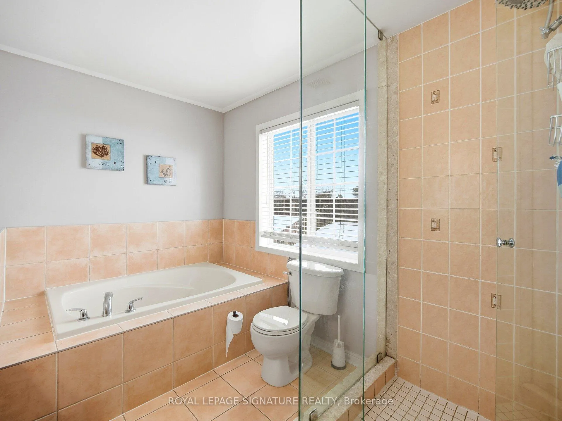 Photo 14 of 92 Owlridge Drive, Brampton, Credit Valley — HOMEH