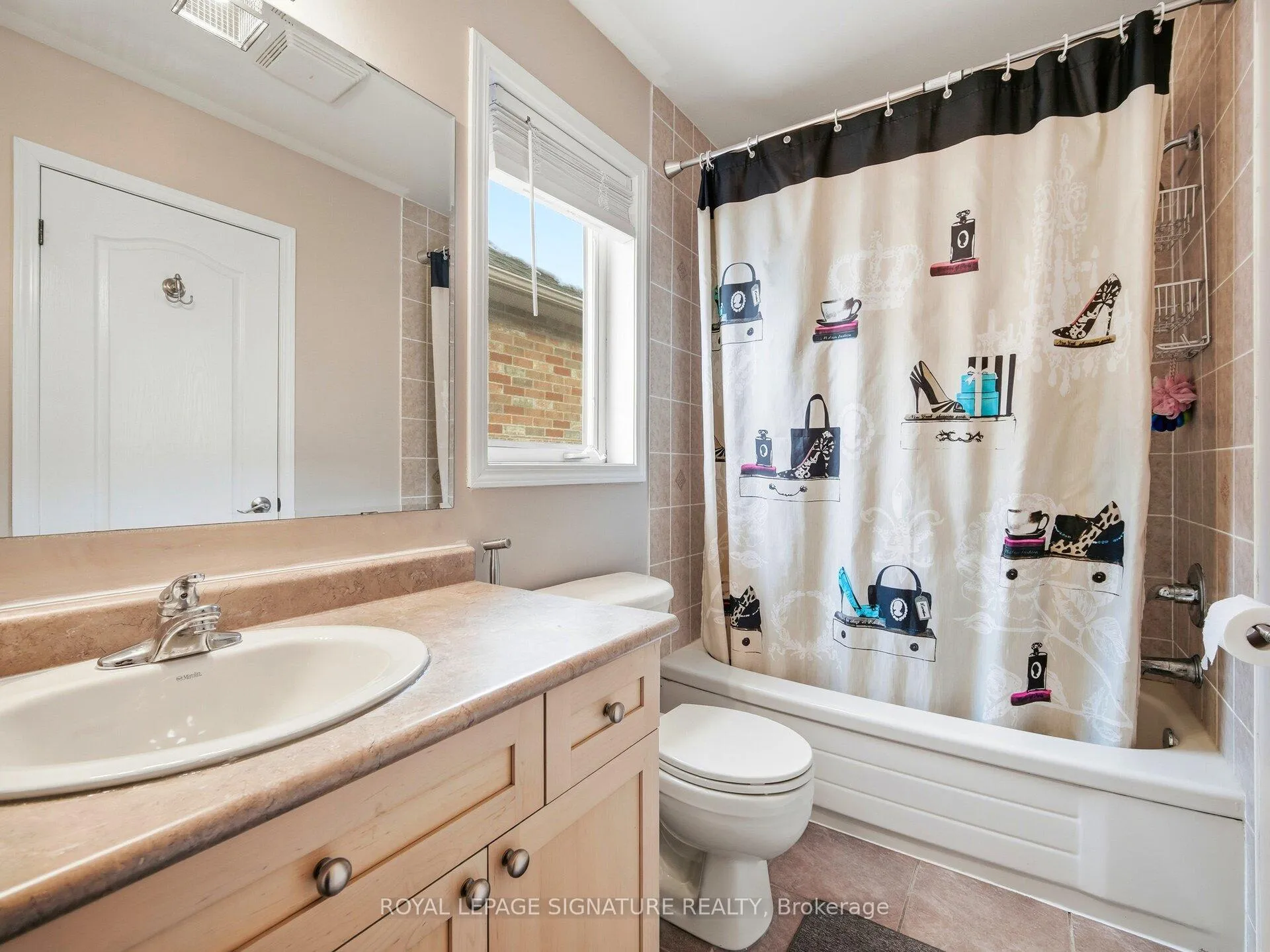 Photo 20 of 92 Owlridge Drive, Brampton, Credit Valley — HOMEH
