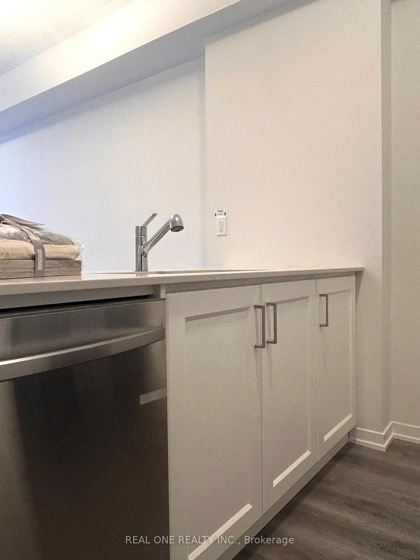 Photo 7 of Unit 41, 15 William Jackson Way, Etobicoke, New Toronto — HOMEH