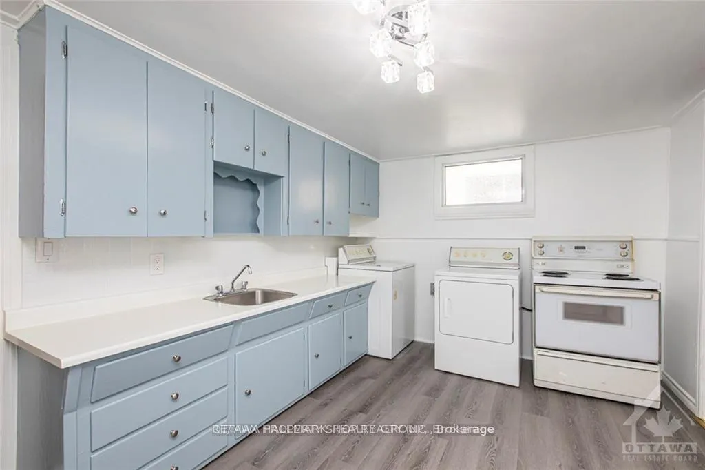 Photo 5 of 219 Deschamps Avenue, Ottawa, Vanier — HOMEH
