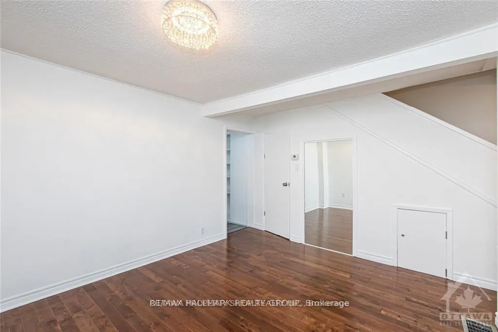 Photo 3 of 219 Deschamps Avenue, Ottawa, Vanier — HOMEH