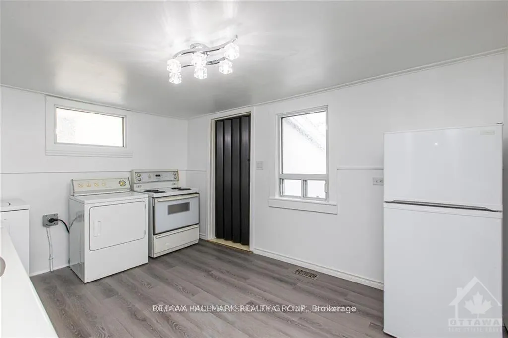 Photo 7 of 219 Deschamps Avenue, Ottawa, Vanier — HOMEH