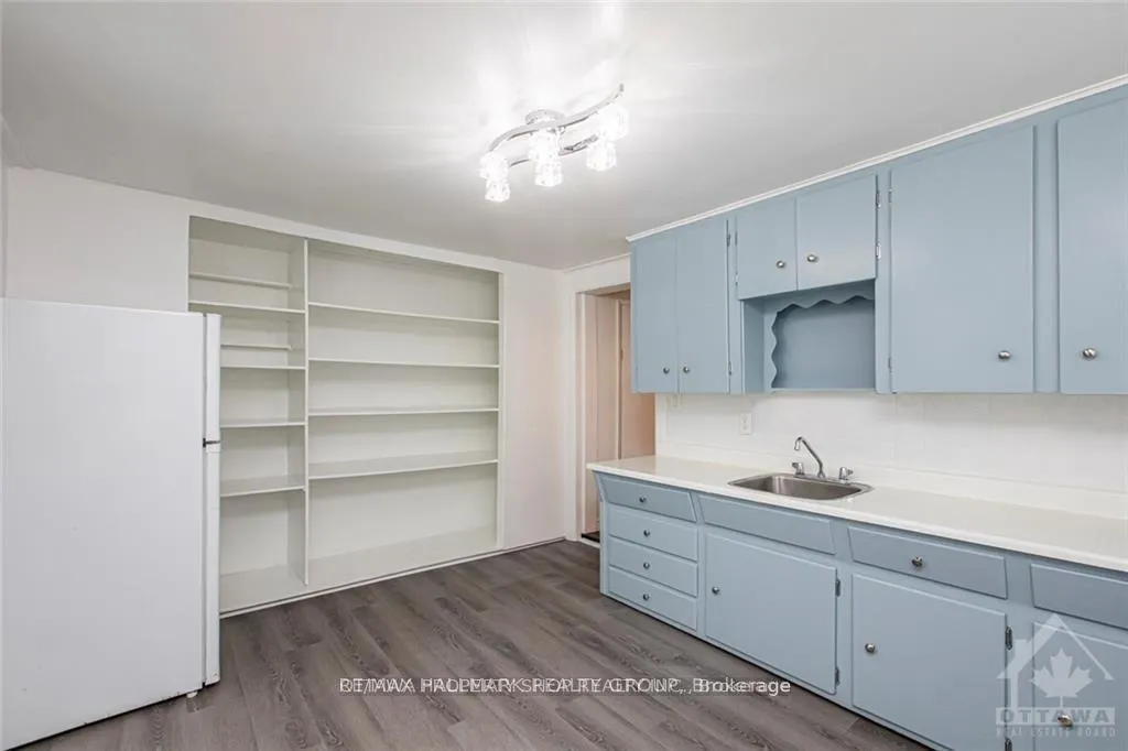 Photo 10 of 219 Deschamps Avenue, Ottawa, Vanier — HOMEH