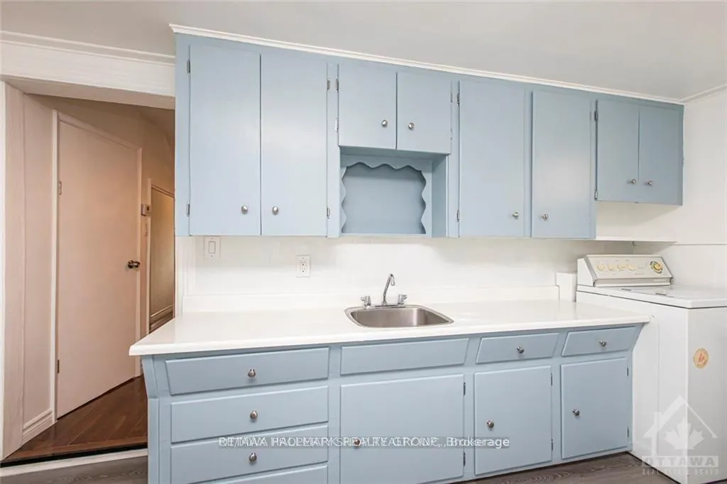 Photo 12 of 219 Deschamps Avenue, Ottawa, Vanier — HOMEH