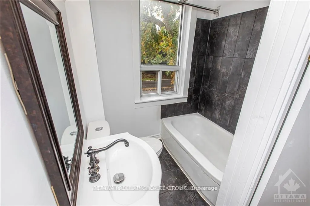 Photo 17 of 219 Deschamps Avenue, Ottawa, Vanier — HOMEH