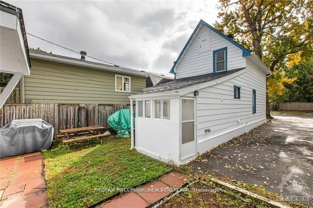 Photo 18 of 219 Deschamps Avenue, Ottawa, Vanier — HOMEH