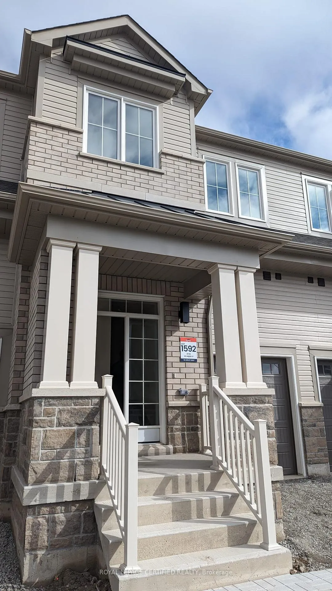 Photo 2 of 85 Greer Street, Barrie, Rural Barrie Southeast — HOMEH