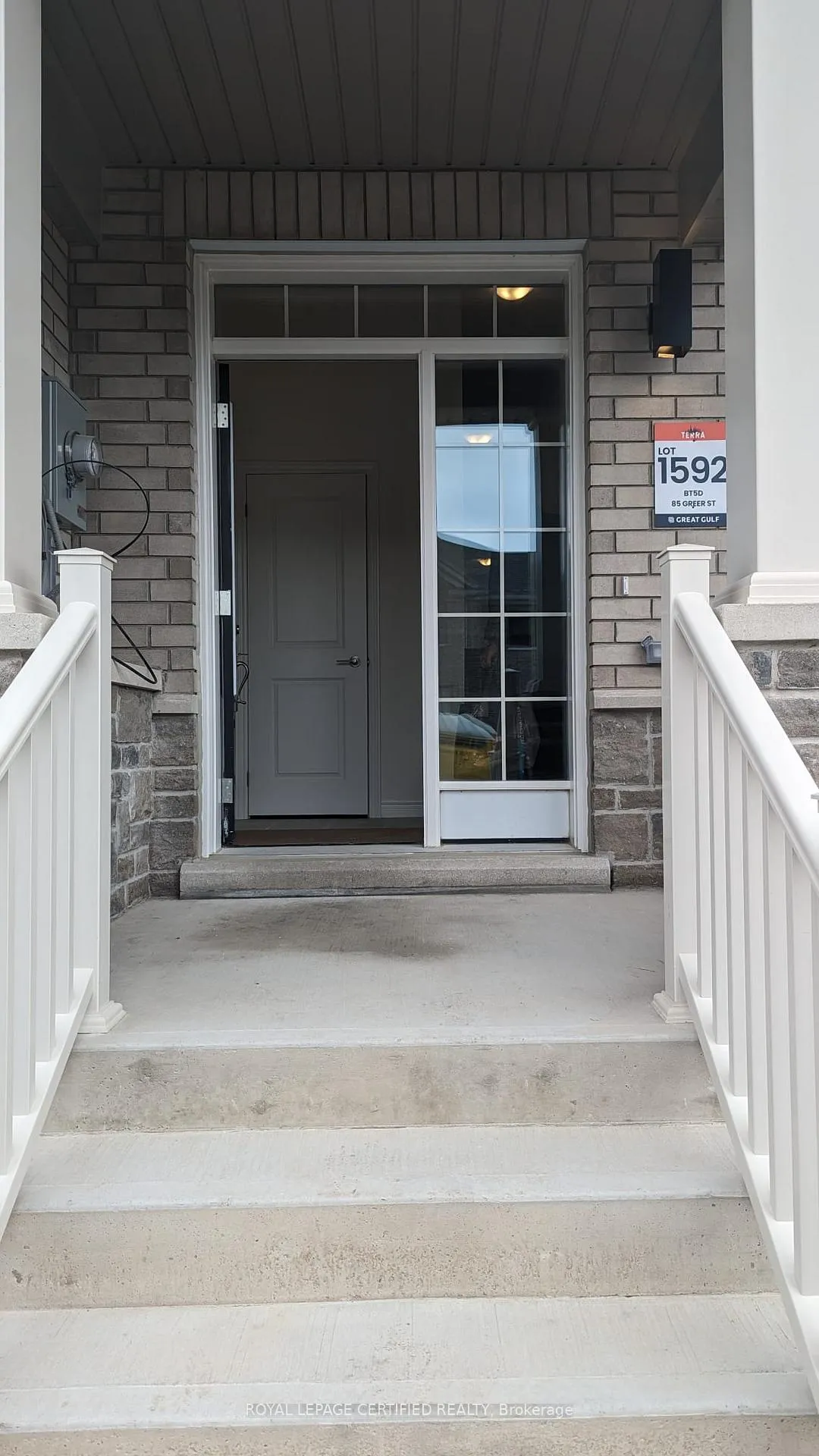 Photo 3 of 85 Greer Street, Barrie, Rural Barrie Southeast — HOMEH