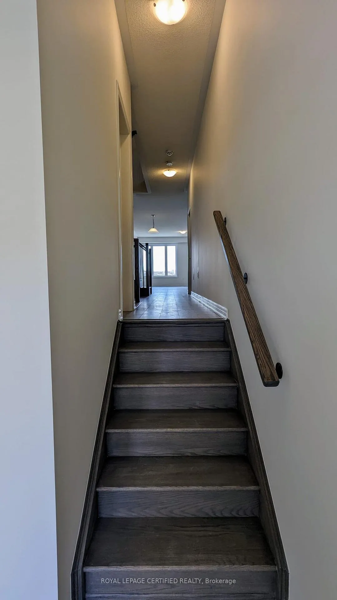 Photo 4 of 85 Greer Street, Barrie, Rural Barrie Southeast — HOMEH