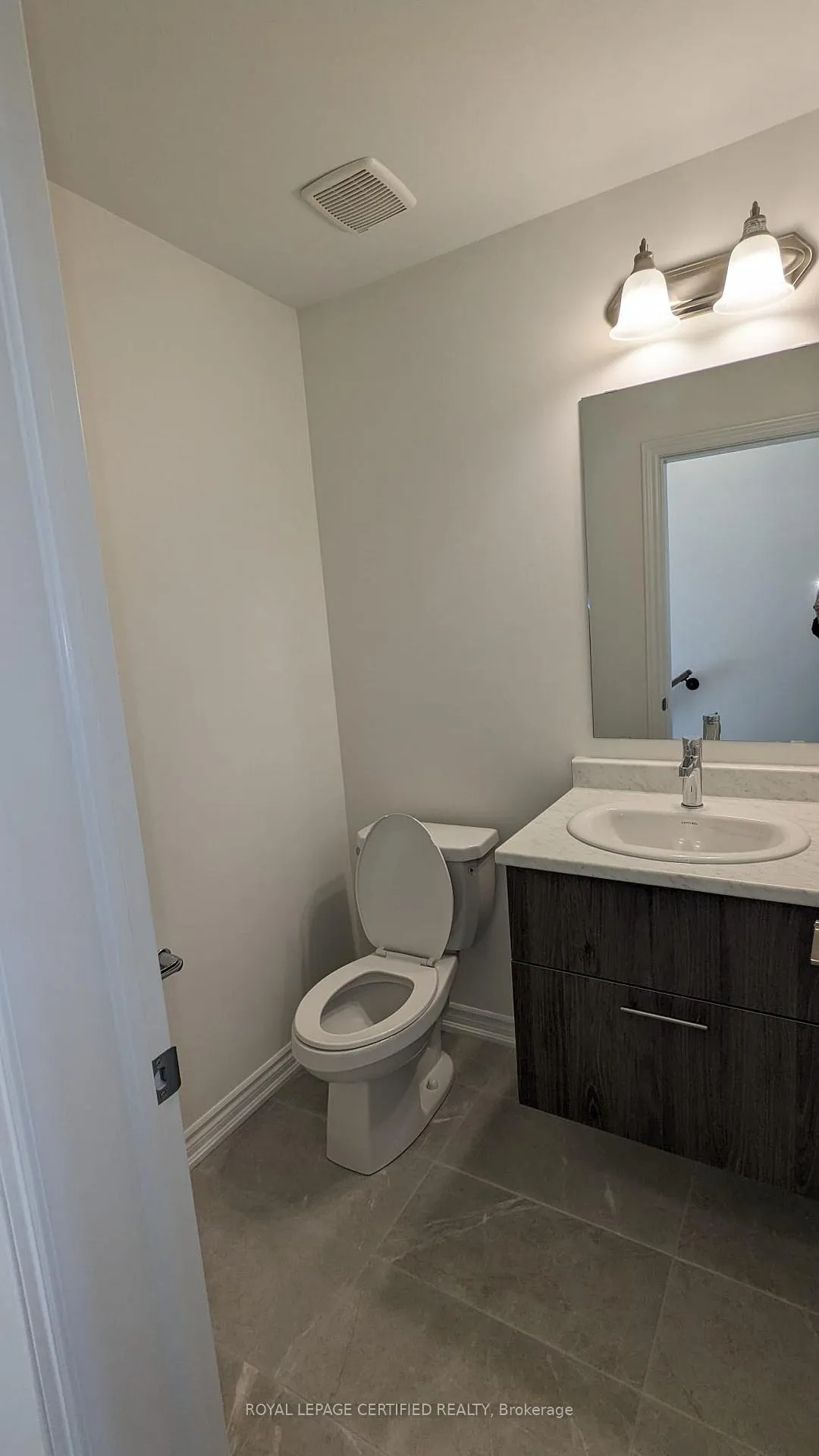 Photo 5 of 85 Greer Street, Barrie, Rural Barrie Southeast — HOMEH