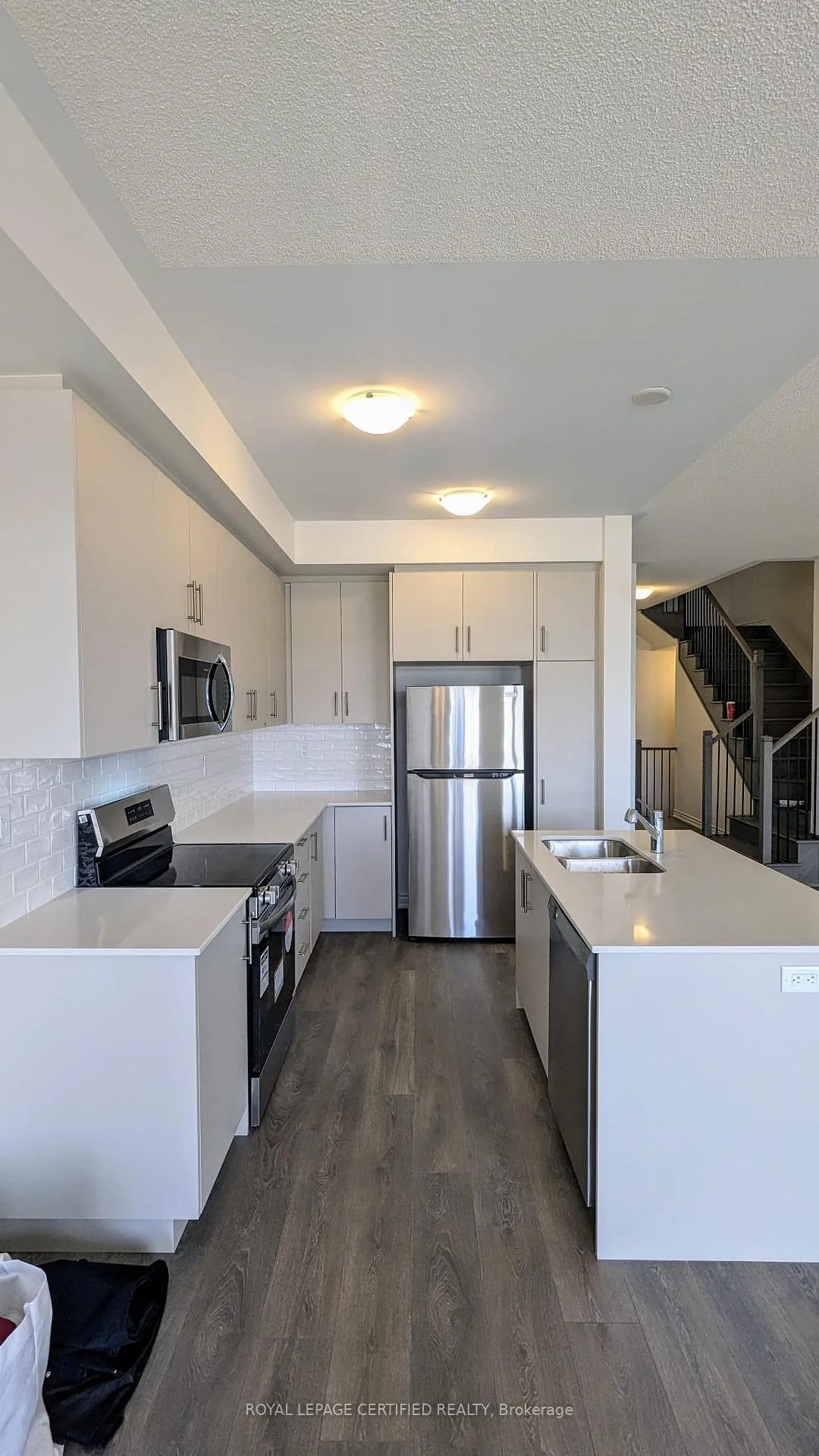 Photo 9 of 85 Greer Street, Barrie, Rural Barrie Southeast — HOMEH