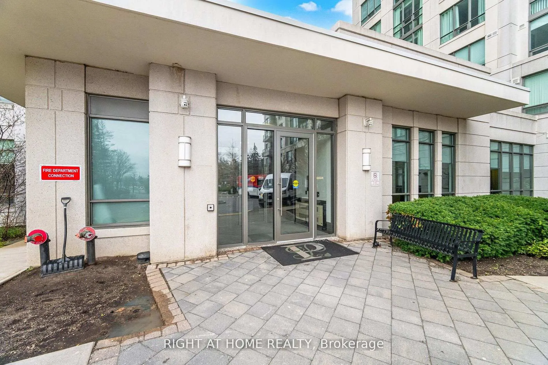 Photo 2 of Unit 1010, 88 Promenade Circle, Vaughan, Brownridge — HOMEH