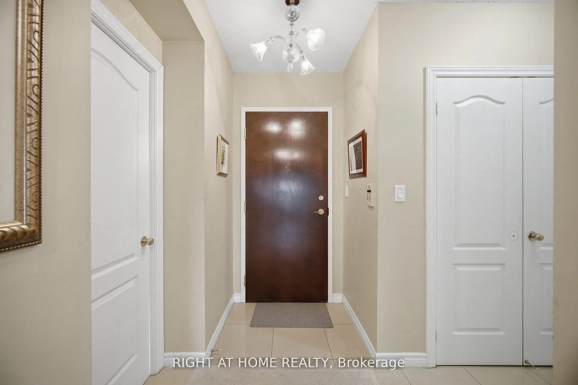Photo 6 of Unit 1010, 88 Promenade Circle, Vaughan, Brownridge — HOMEH