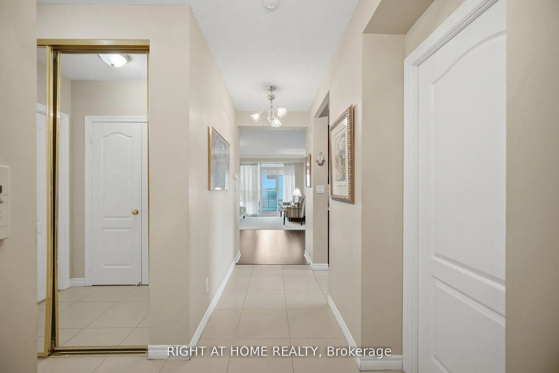Photo 7 of Unit 1010, 88 Promenade Circle, Vaughan, Brownridge — HOMEH