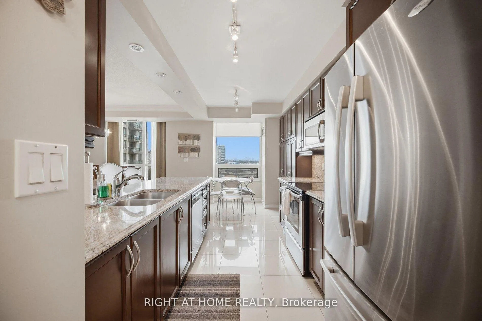 Photo 11 of Unit 1010, 88 Promenade Circle, Vaughan, Brownridge — HOMEH