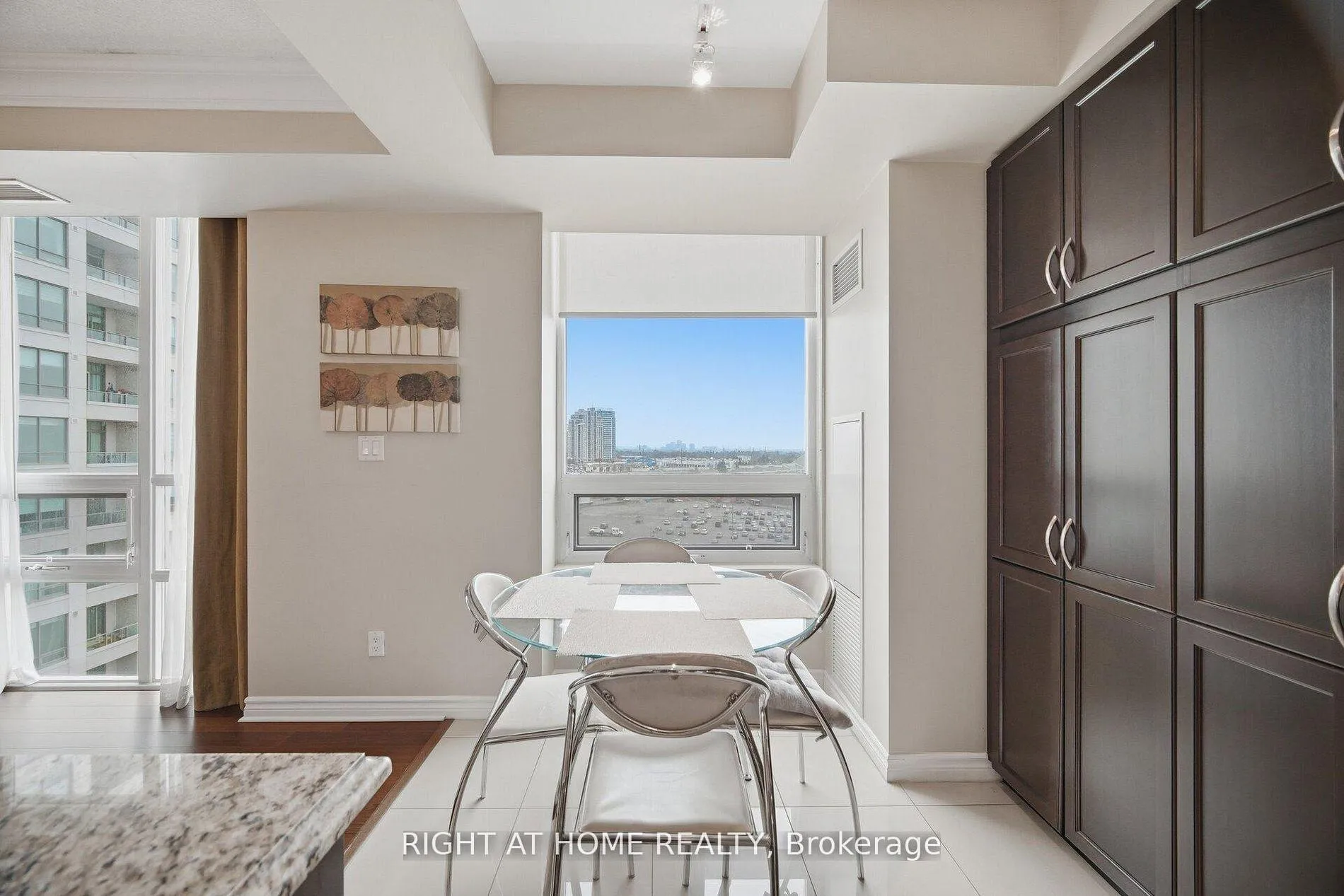 Photo 14 of Unit 1010, 88 Promenade Circle, Vaughan, Brownridge — HOMEH