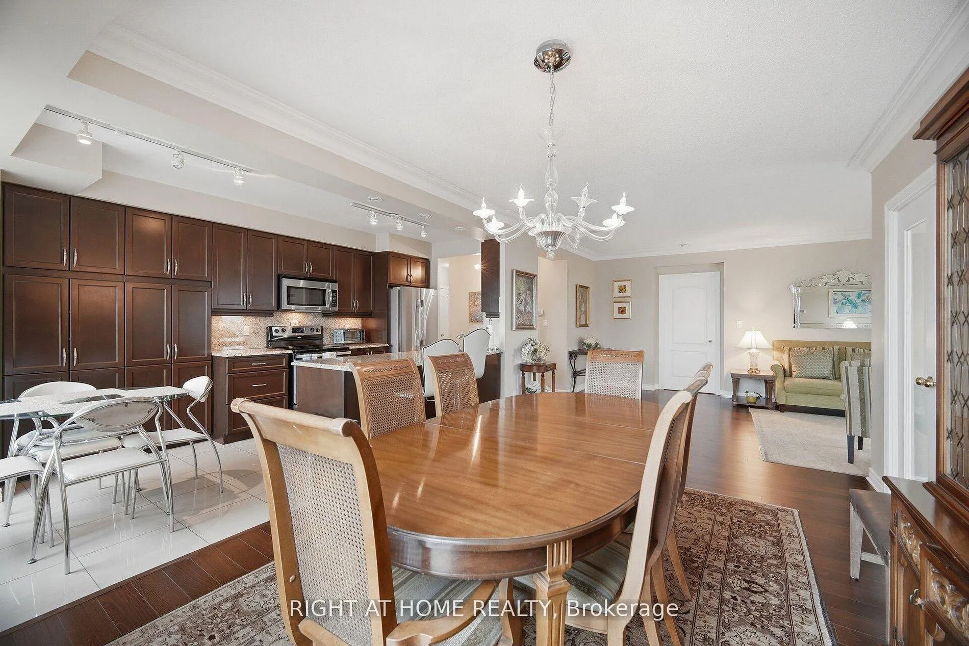 Photo 16 of Unit 1010, 88 Promenade Circle, Vaughan, Brownridge — HOMEH