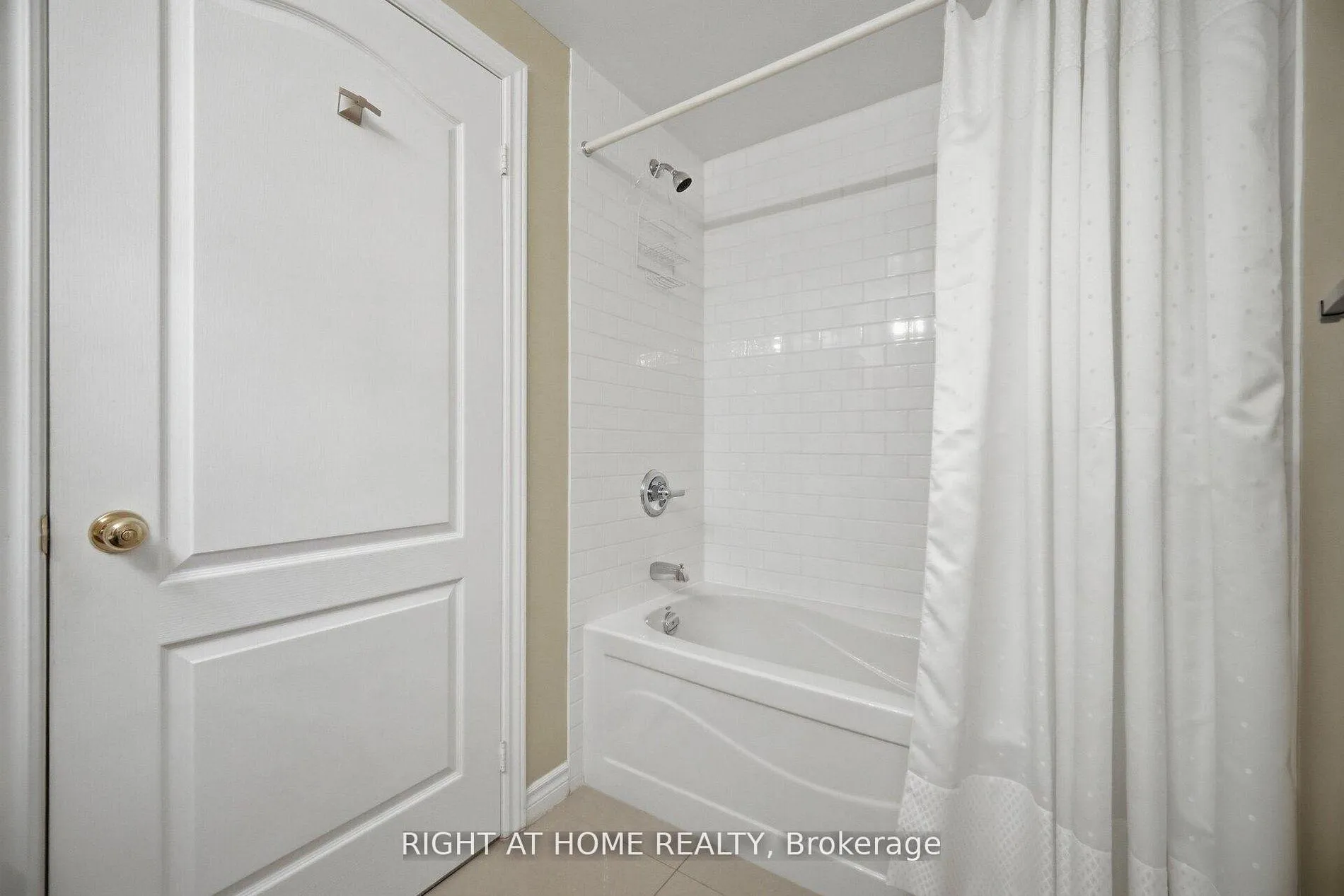 Photo 21 of Unit 1010, 88 Promenade Circle, Vaughan, Brownridge — HOMEH