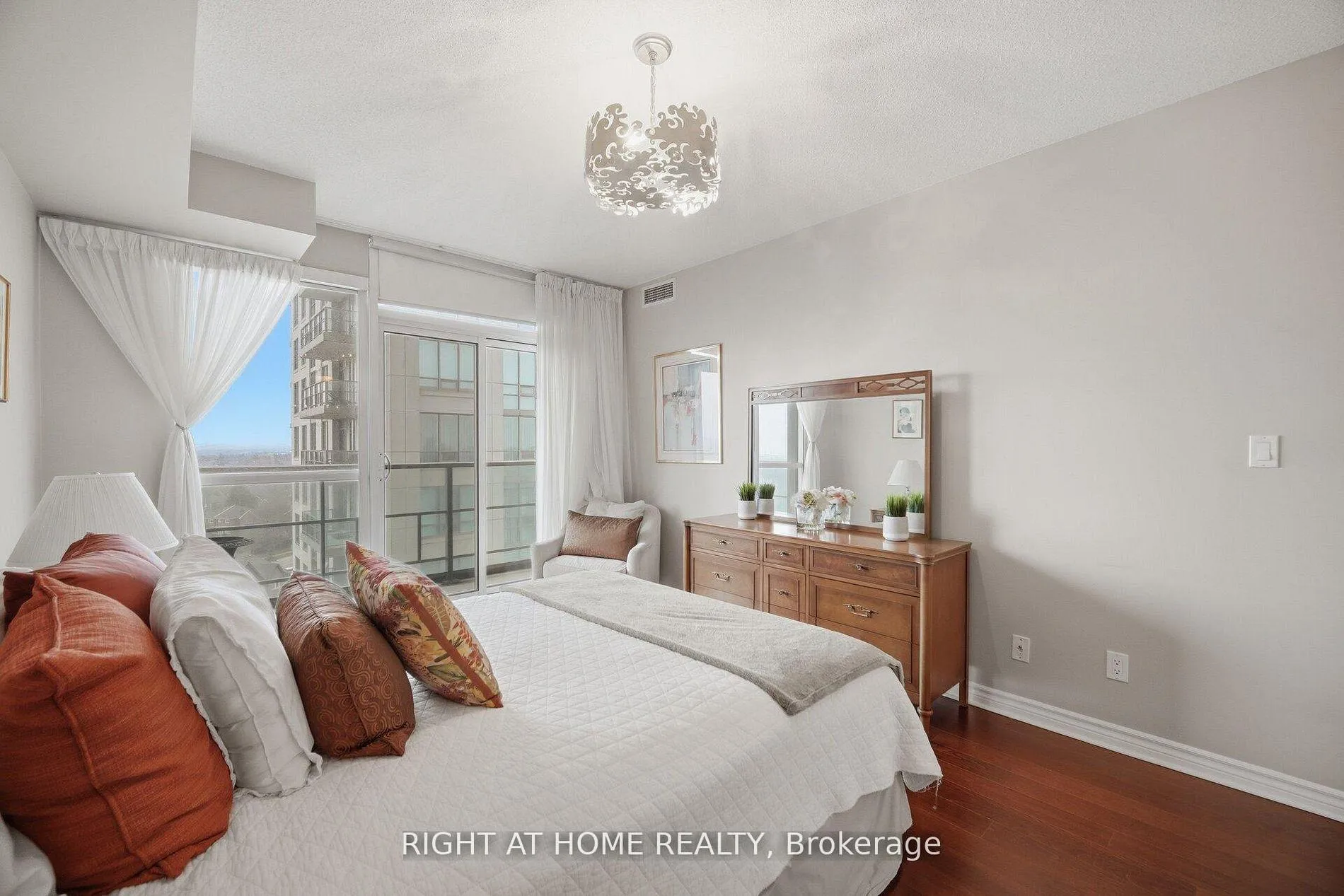 Photo 25 of Unit 1010, 88 Promenade Circle, Vaughan, Brownridge — HOMEH