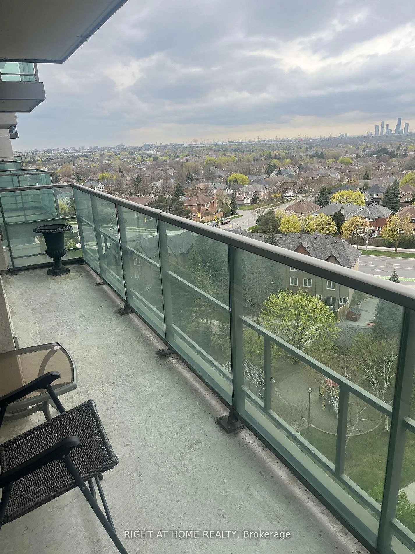 Photo 32 of Unit 1010, 88 Promenade Circle, Vaughan, Brownridge — HOMEH