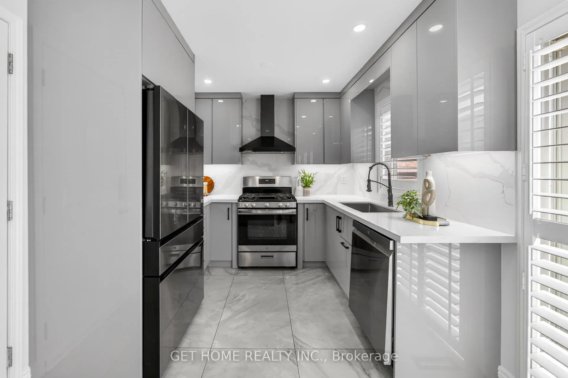 Photo 16 of 384 Dymott Avenue, Milton, Harrison — HOMEH