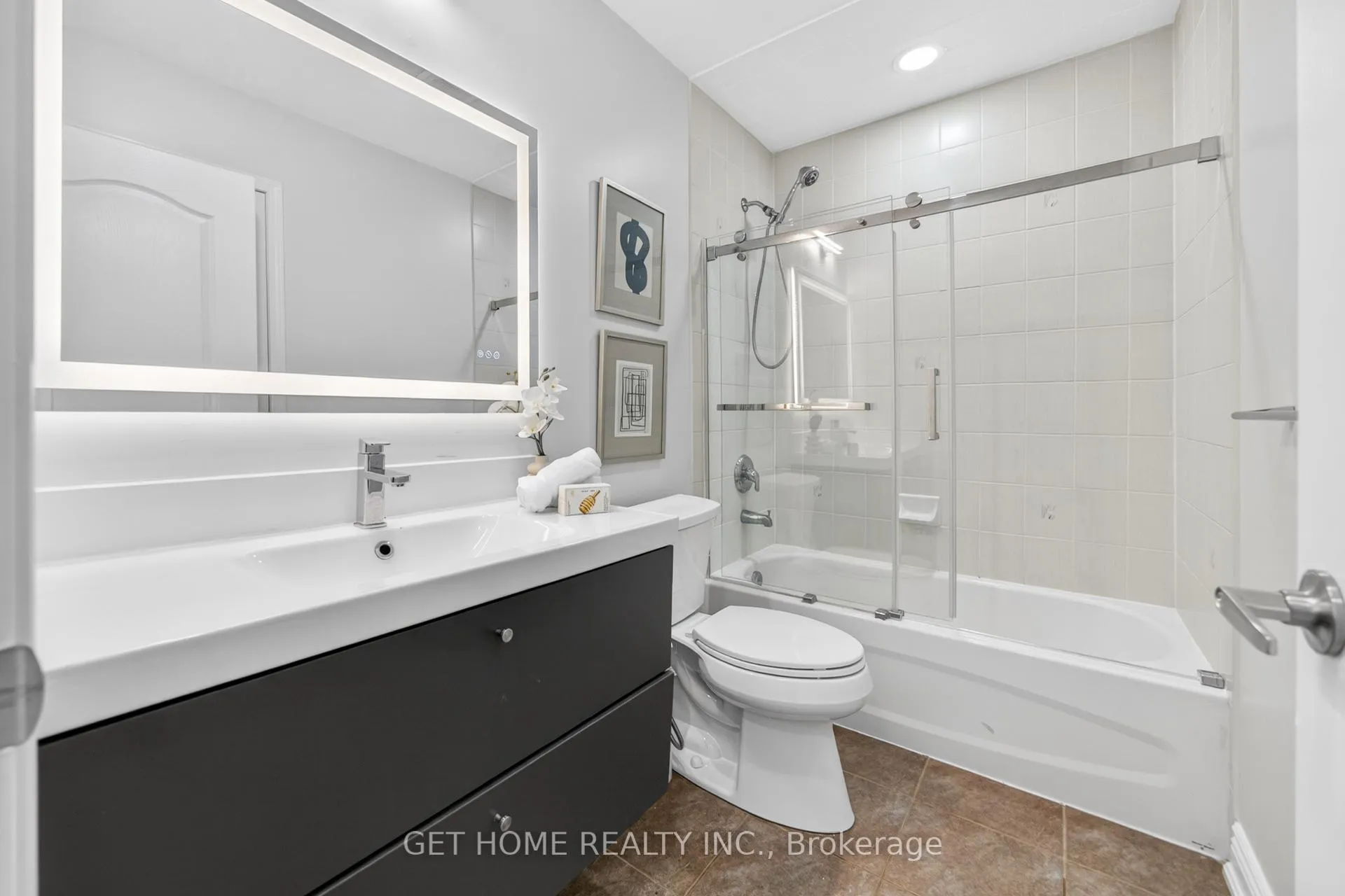 Photo 33 of 384 Dymott Avenue, Milton, Harrison — HOMEH