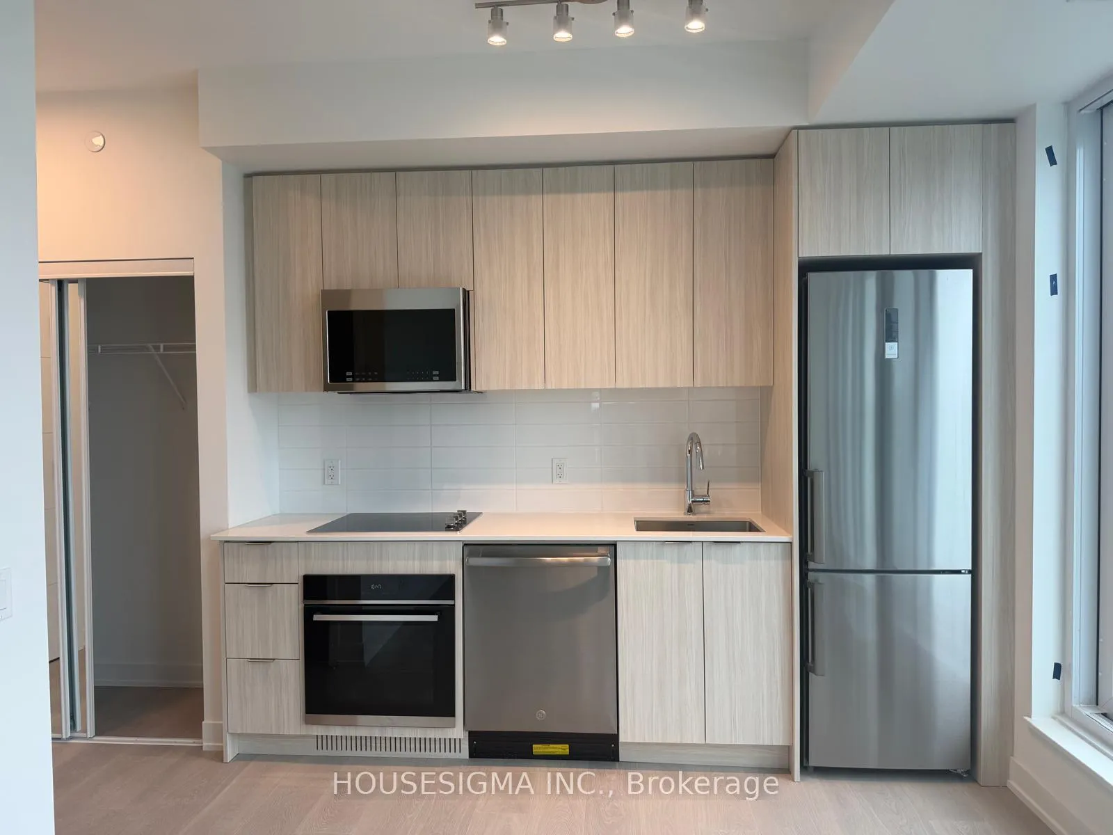 Photo 8 of Unit 419, 20 Deans Drive, Scarborough, Clairlea-Birchmount — HOMEH