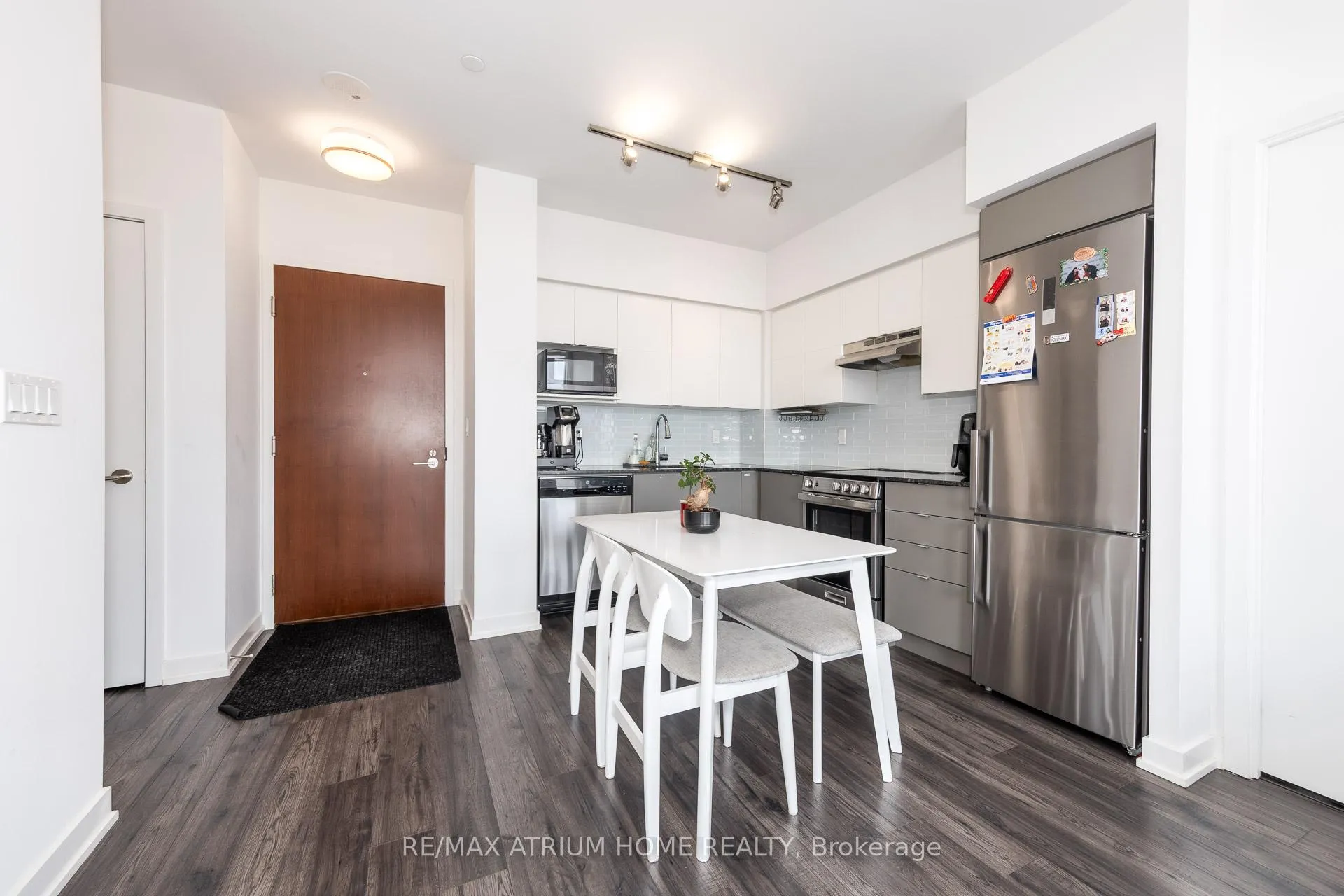 Photo 3 of Unit 1515, 120 Varna Drive, Toronto, Englemount-Lawrence — HOMEH