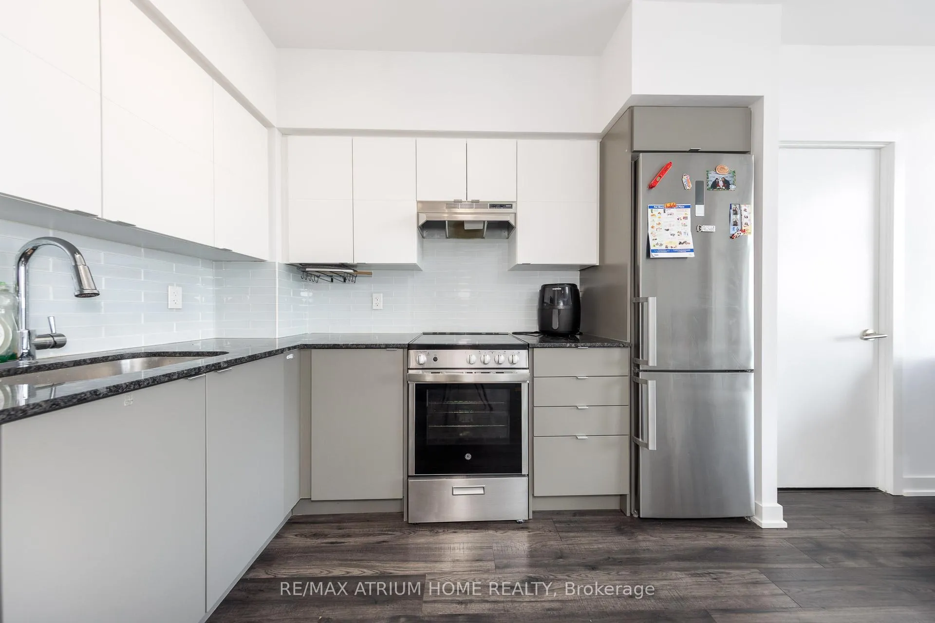Photo 4 of Unit 1515, 120 Varna Drive, Toronto, Englemount-Lawrence — HOMEH