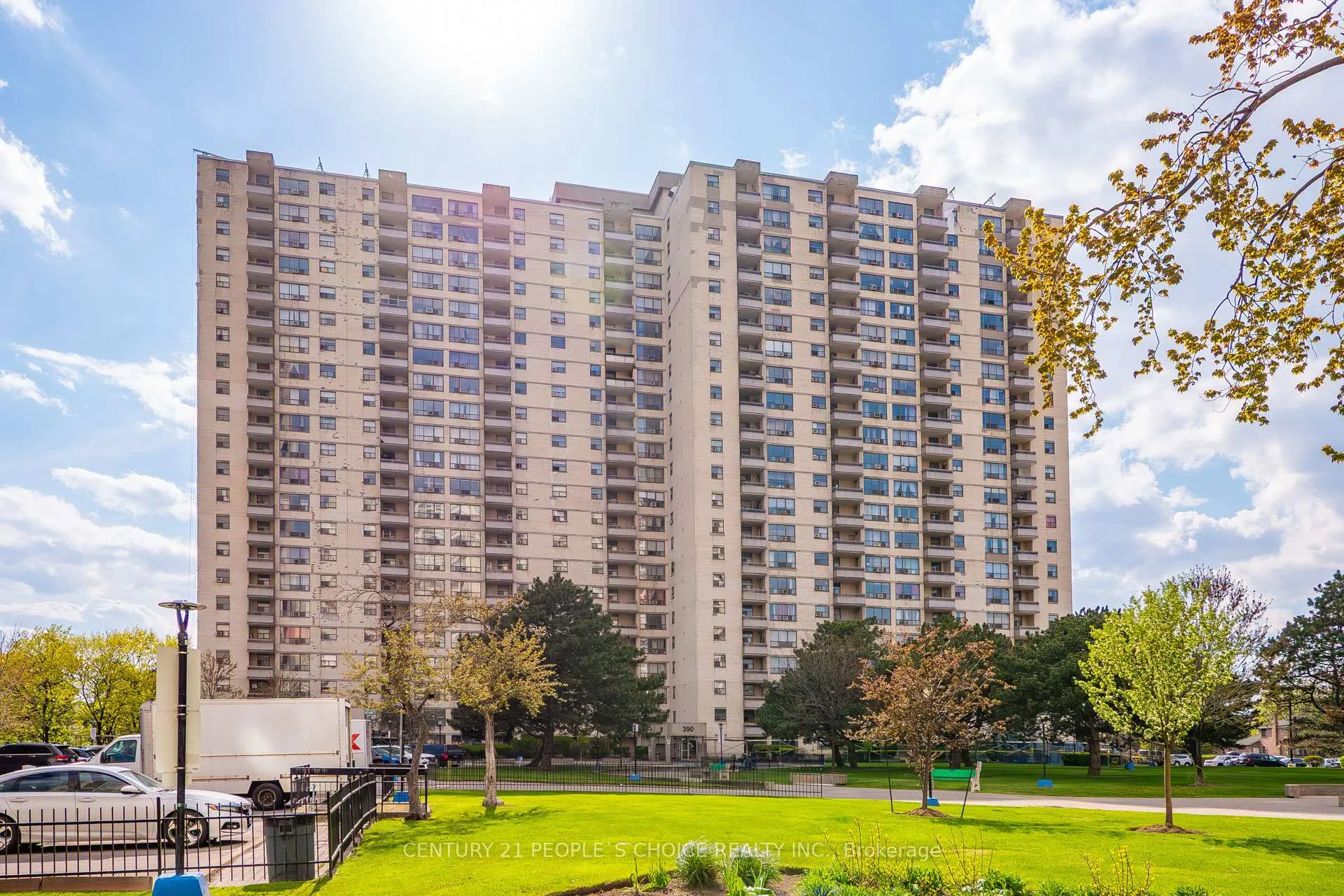 Photo 2 of Unit 702, 390 Dixon Road, Etobicoke, Kingsview Village-The Westway — HOMEH