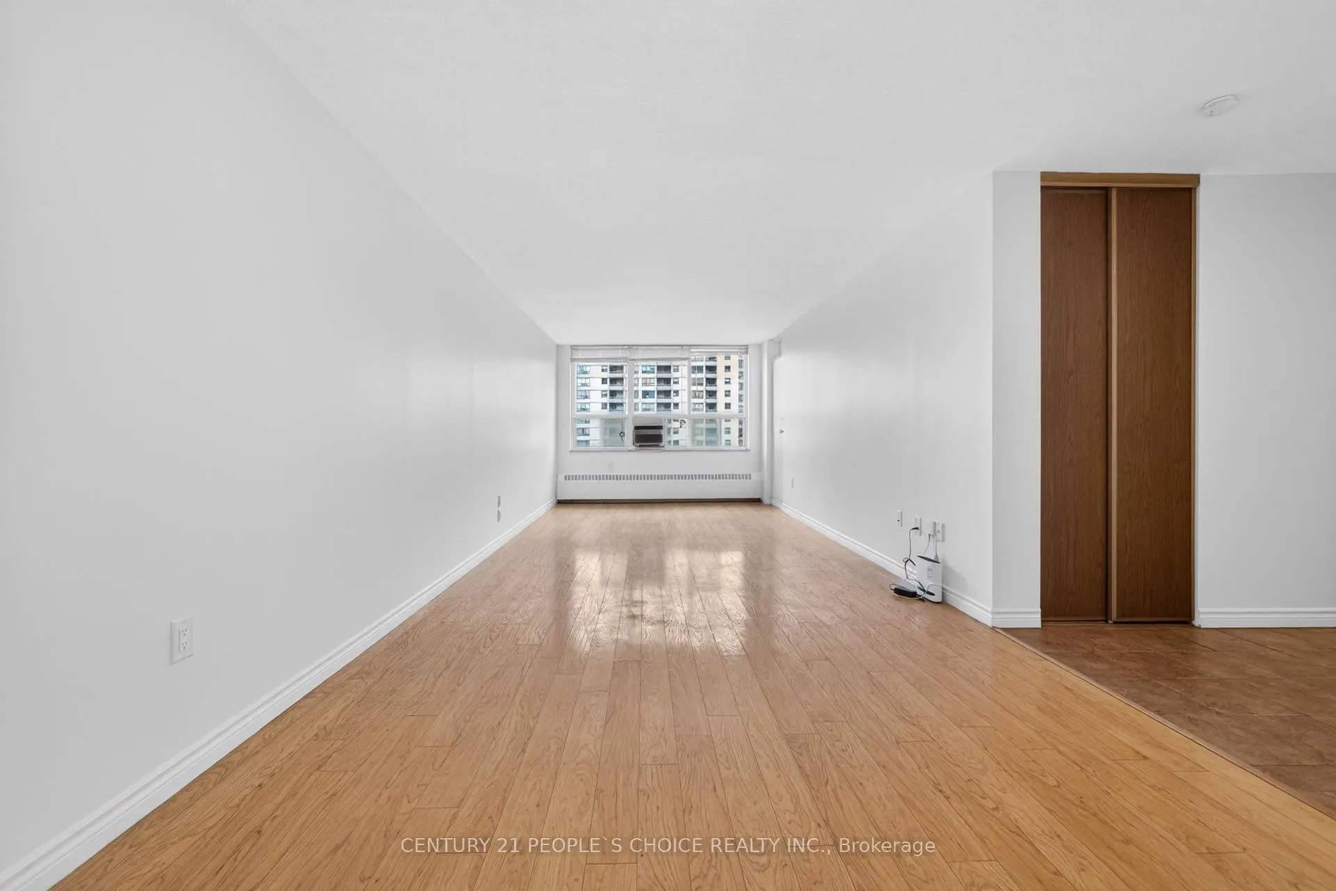 Photo 16 of Unit 702, 390 Dixon Road, Etobicoke, Kingsview Village-The Westway — HOMEH