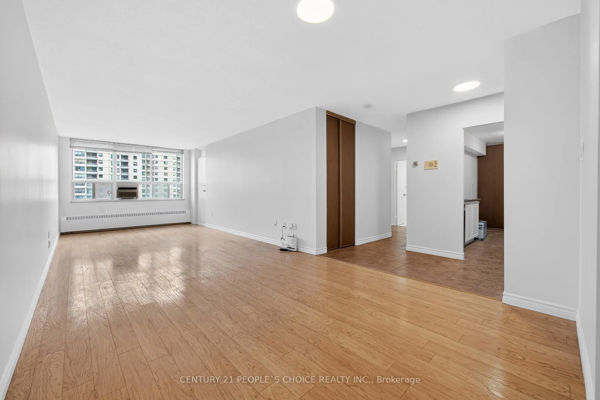 Photo 17 of Unit 702, 390 Dixon Road, Etobicoke, Kingsview Village-The Westway — HOMEH