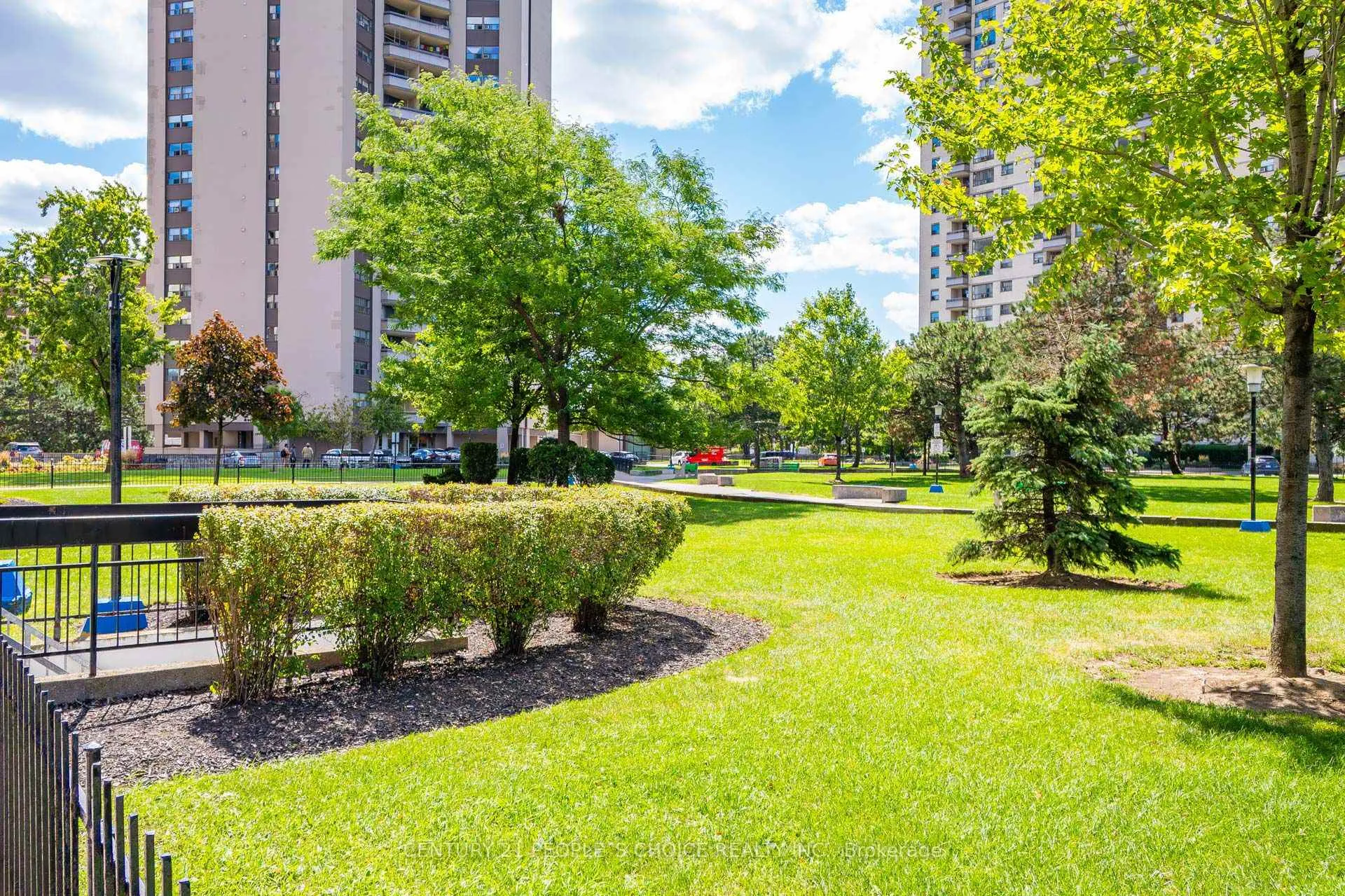 Photo 39 of Unit 702, 390 Dixon Road, Etobicoke, Kingsview Village-The Westway — HOMEH
