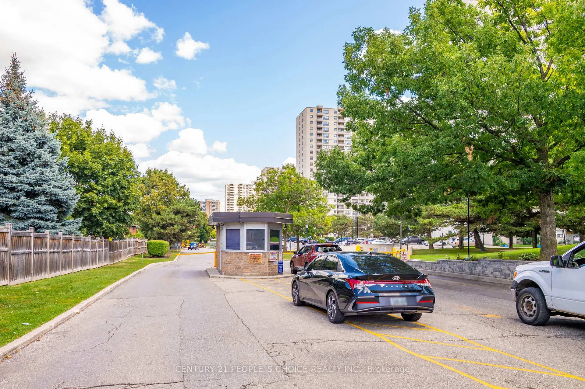 Photo 41 of Unit 702, 390 Dixon Road, Etobicoke, Kingsview Village-The Westway — HOMEH