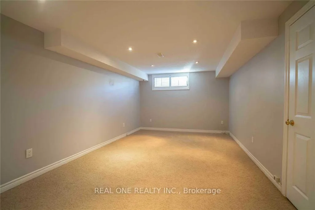 Photo 16 of 499 Mariner Drive, Waterloo — HOMEH