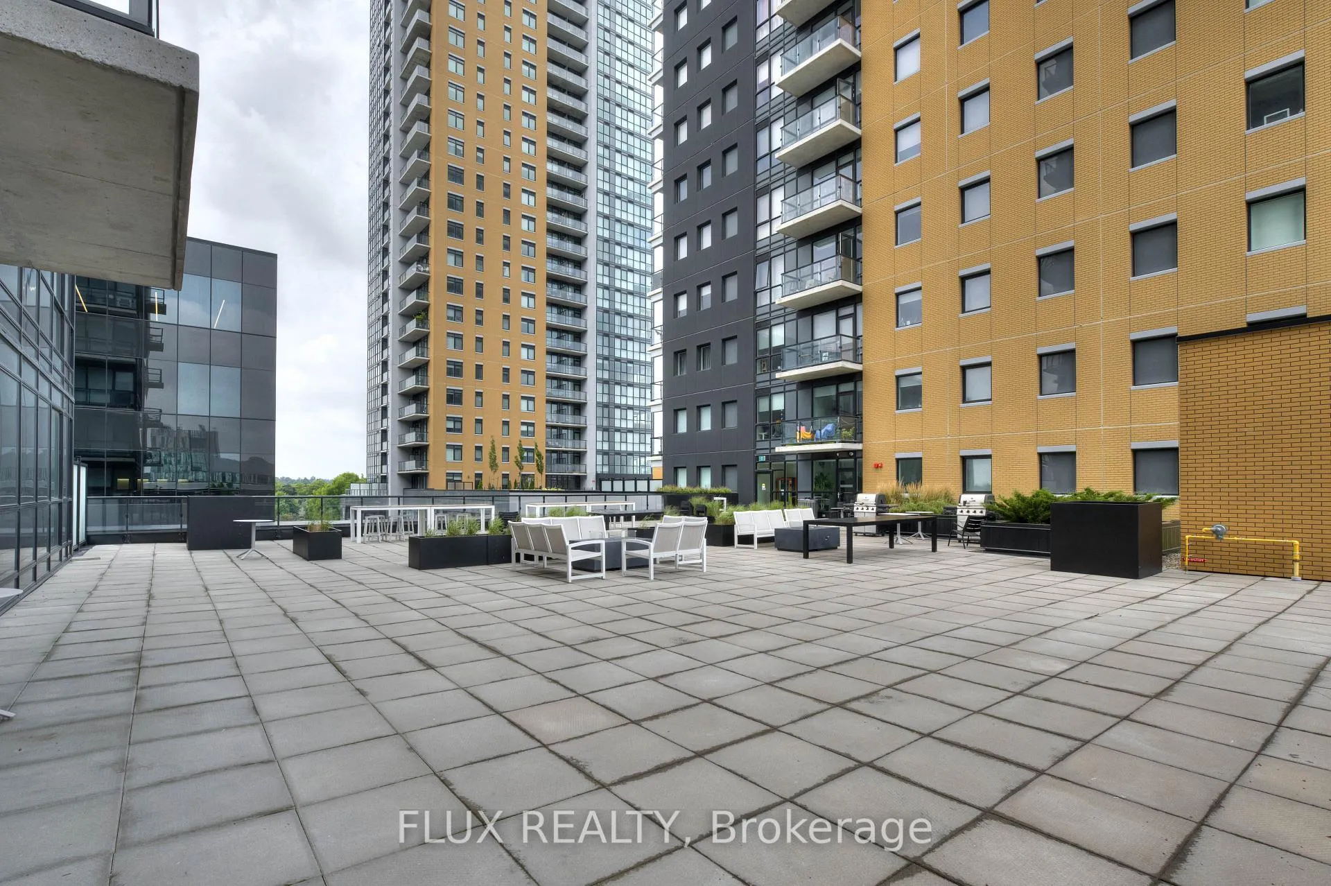 Photo 25 of 100 Garment Street, Kitchener, City Commercial Core — HOMEH