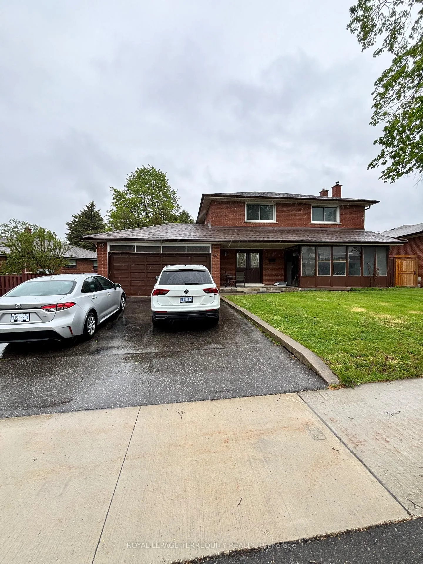 Photo 33 of 28 Keegan Crescent, North York, York University Heights — HOMEH