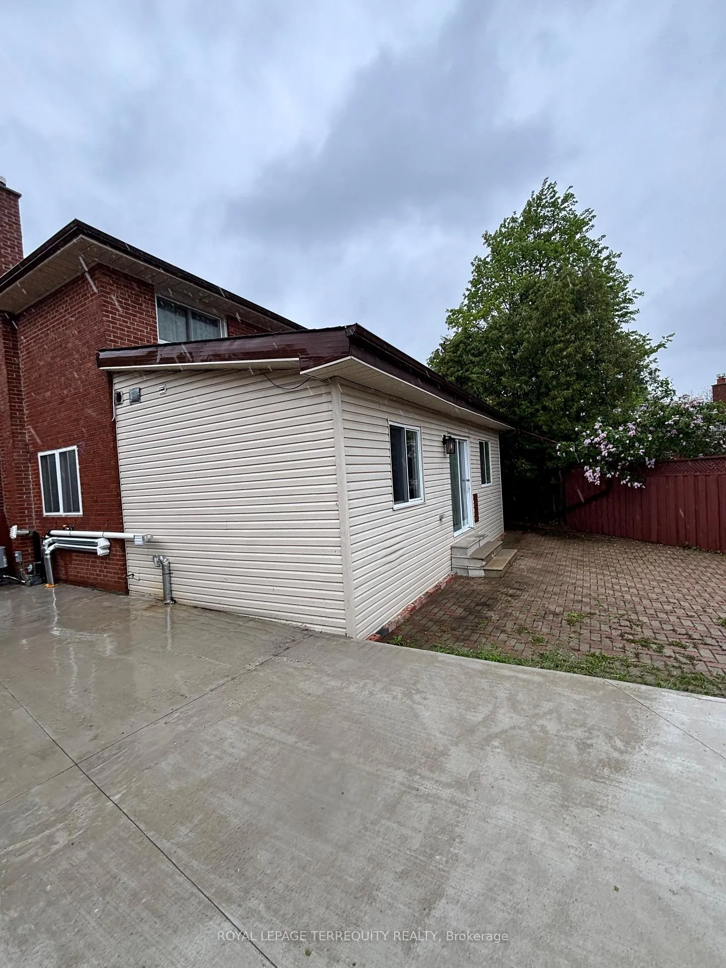 Photo 25 of 28 Keegan Crescent, North York, York University Heights — HOMEH