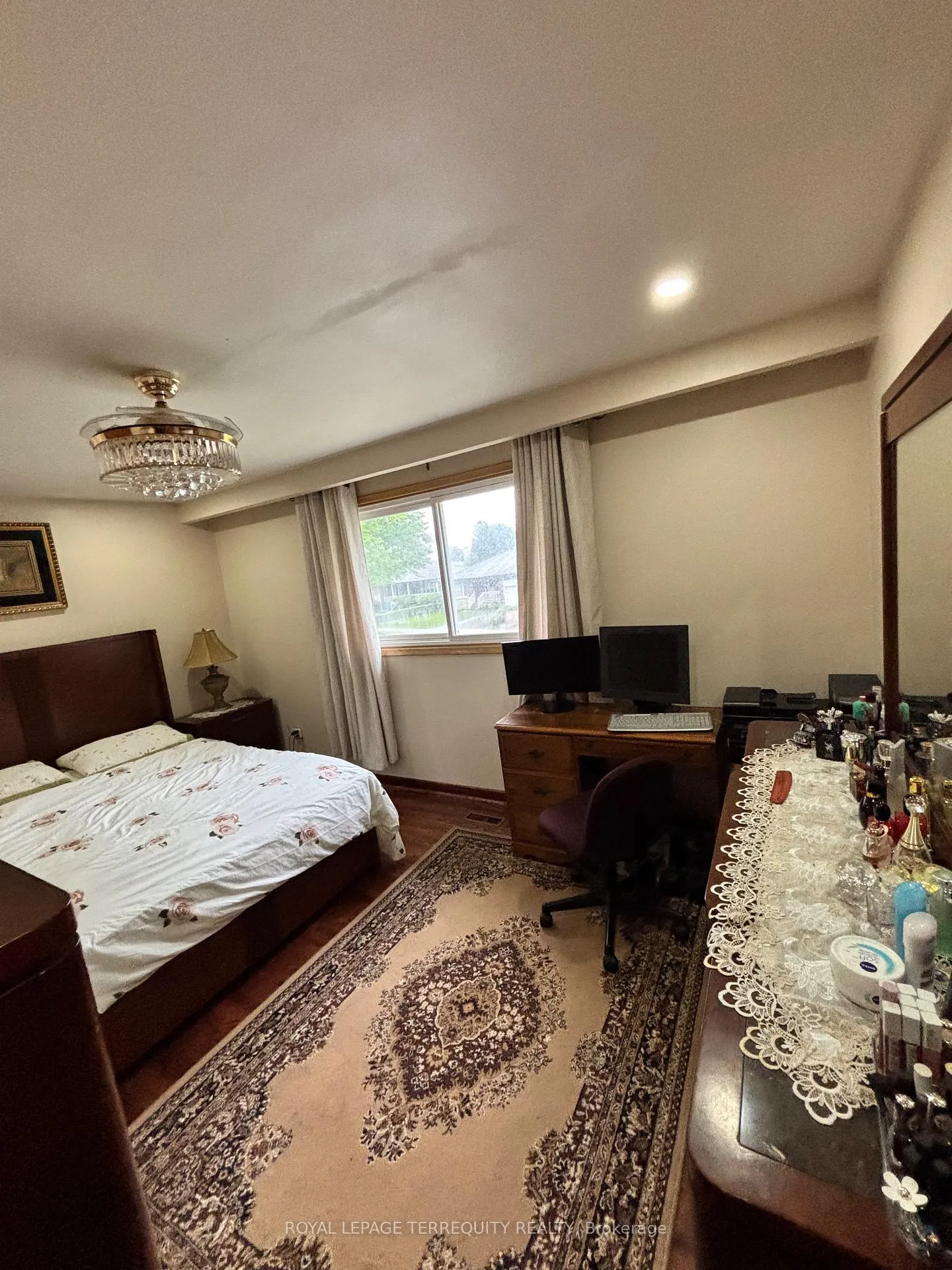 Photo 19 of 28 Keegan Crescent, North York, York University Heights — HOMEH