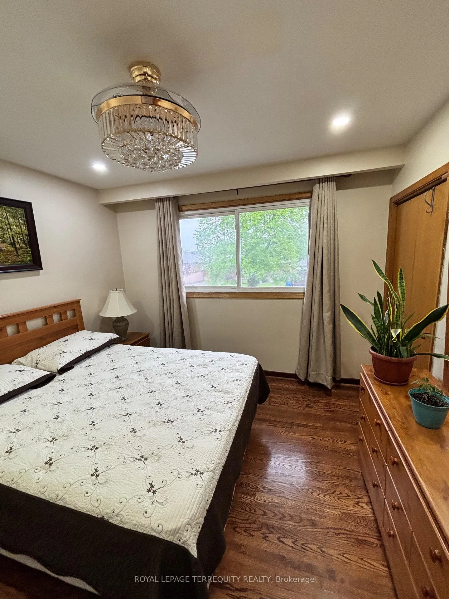 Photo 39 of 28 Keegan Crescent, North York, York University Heights — HOMEH