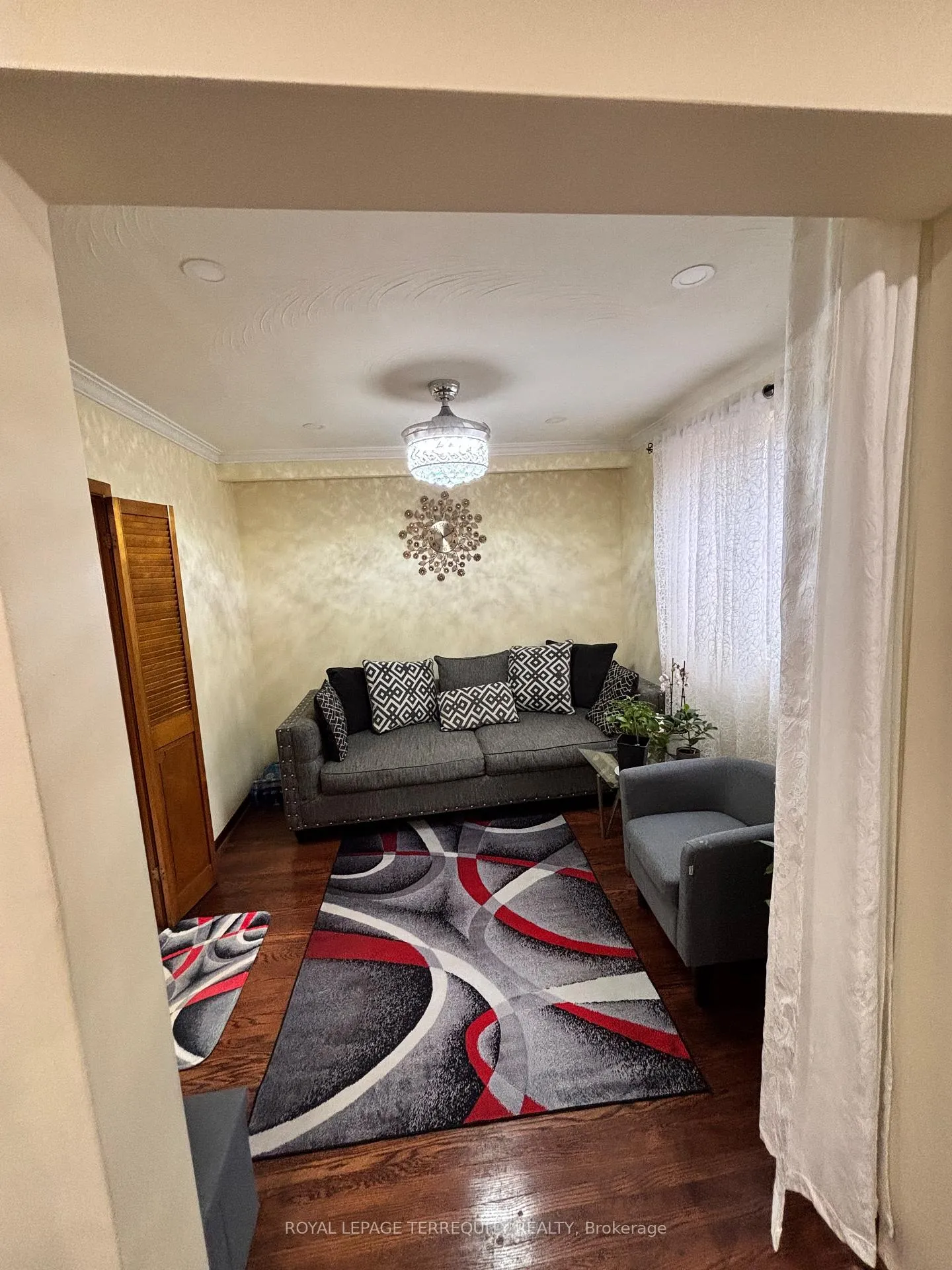 Photo 41 of 28 Keegan Crescent, North York, York University Heights — HOMEH