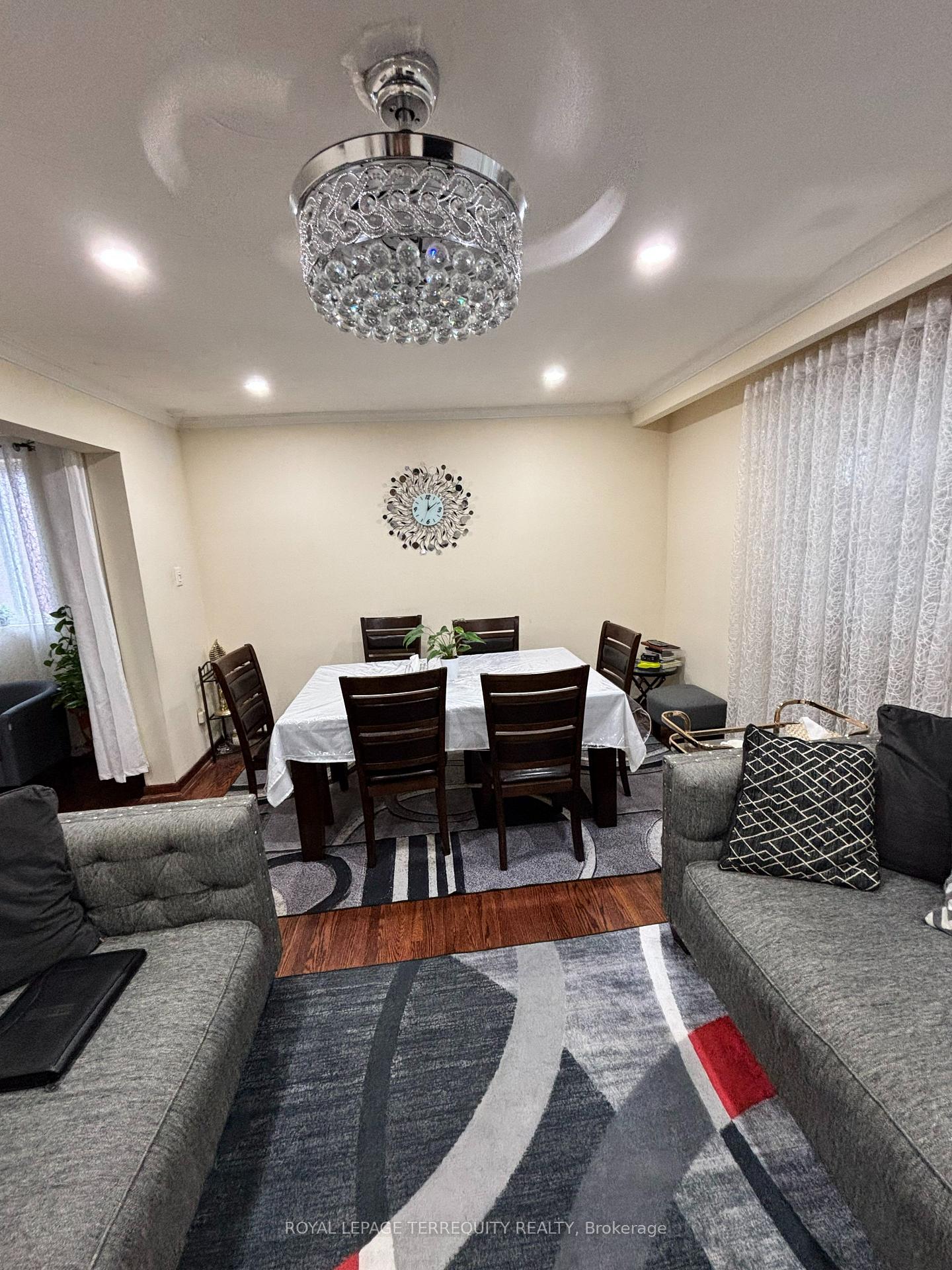 Photo 7 of 28 Keegan Crescent, North York, York University Heights — HOMEH