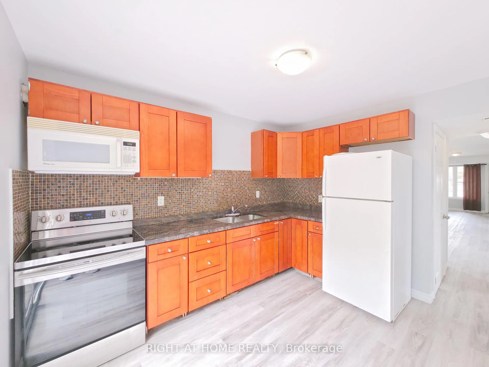Photo 9 of 343 Mitchell Avenue, Oshawa, Central — HOMEH