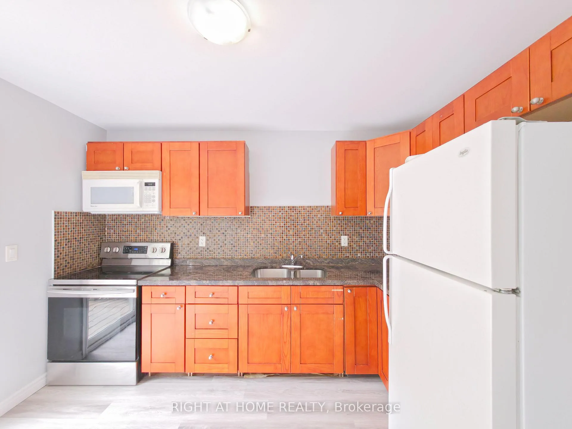 Photo 10 of 343 Mitchell Avenue, Oshawa, Central — HOMEH