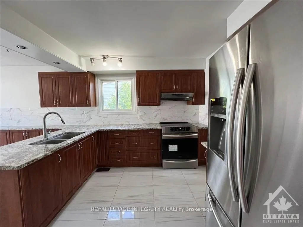 Photo 4 of 61 Elvaston Avenue, Ottawa, Craig Henry/Woodvale — HOMEH
