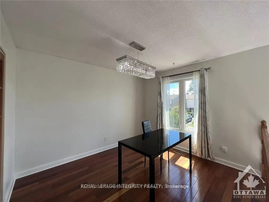Photo 9 of 61 Elvaston Avenue, Ottawa, Craig Henry/Woodvale — HOMEH